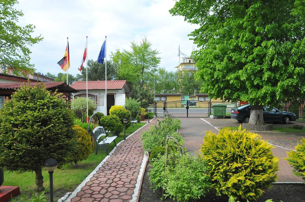 Osrodek Wczasowy Domino Bis Apartman Dźwirzyno Kültér fotó
